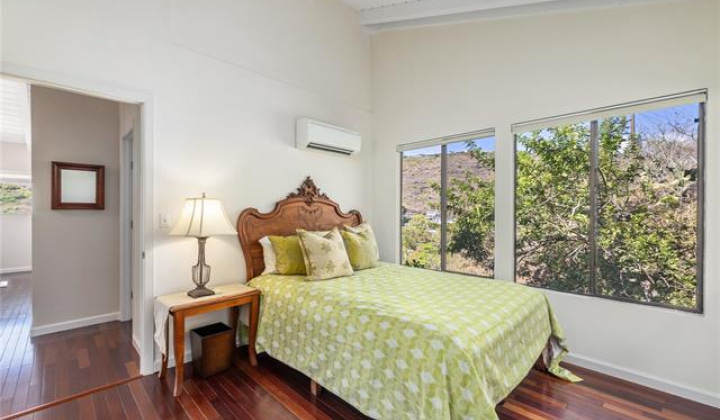 1437 Hoakoa Place,Honolulu,Hawaii,96821,3 Bedrooms Bedrooms,2 BathroomsBathrooms,Condo/Townhouse,Hoakoa,3,18317167