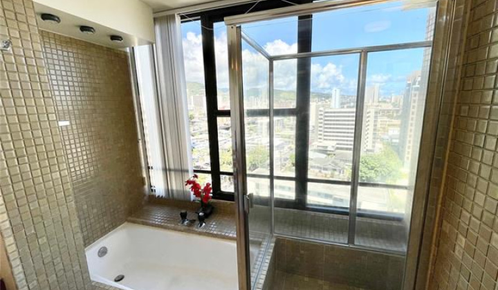 1221 Victoria Street,Honolulu,Hawaii,96814,2 ベッドルーム ベッドルーム,2 バスルームバスルーム,コンド / タウンハウス,Victoria,12,18770957