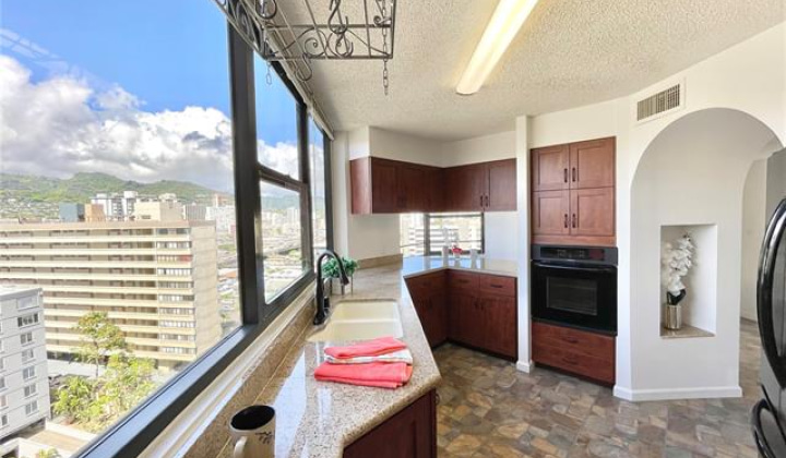 1221 Victoria Street,Honolulu,Hawaii,96814,2 ベッドルーム ベッドルーム,2 バスルームバスルーム,コンド / タウンハウス,Victoria,12,18770957