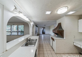 1158 Waiholo Street,Honolulu,Hawaii,96821,5 Bedrooms Bedrooms,3 BathroomsBathrooms,Single family,Waiholo,18318377