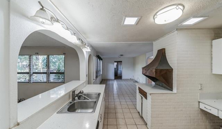 1158 Waiholo Street,Honolulu,Hawaii,96821,5 Bedrooms Bedrooms,3 BathroomsBathrooms,Single family,Waiholo,18318377