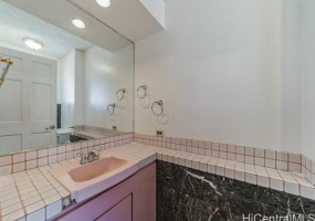 1158 Waiholo Street,Honolulu,Hawaii,96821,5 Bedrooms Bedrooms,3 BathroomsBathrooms,Single family,Waiholo,18318377