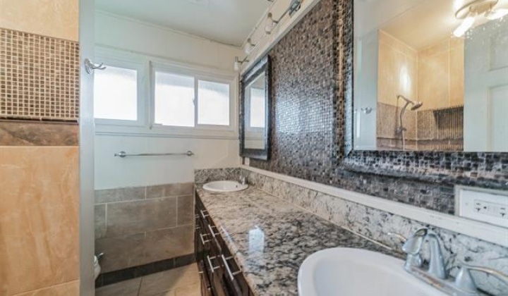 1158 Waiholo Street,Honolulu,Hawaii,96821,5 Bedrooms Bedrooms,3 BathroomsBathrooms,Single family,Waiholo,18318377