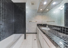 1158 Waiholo Street,Honolulu,Hawaii,96821,5 Bedrooms Bedrooms,3 BathroomsBathrooms,Single family,Waiholo,18318377