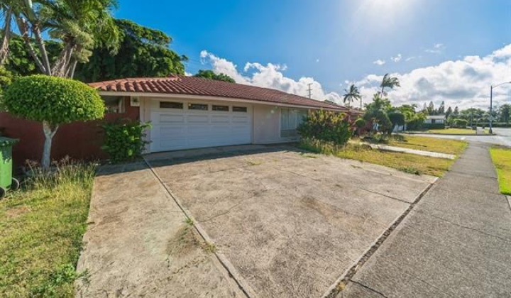 1158 Waiholo Street,Honolulu,Hawaii,96821,5 Bedrooms Bedrooms,3 BathroomsBathrooms,Single family,Waiholo,18318377