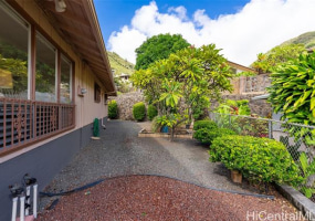 5601 Halepa Place,Honolulu,Hawaii,96821,3 Bedrooms Bedrooms,2 BathroomsBathrooms,Single family,Halepa,18318586