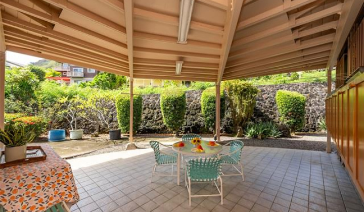 5601 Halepa Place,Honolulu,Hawaii,96821,3 Bedrooms Bedrooms,2 BathroomsBathrooms,Single family,Halepa,18318586