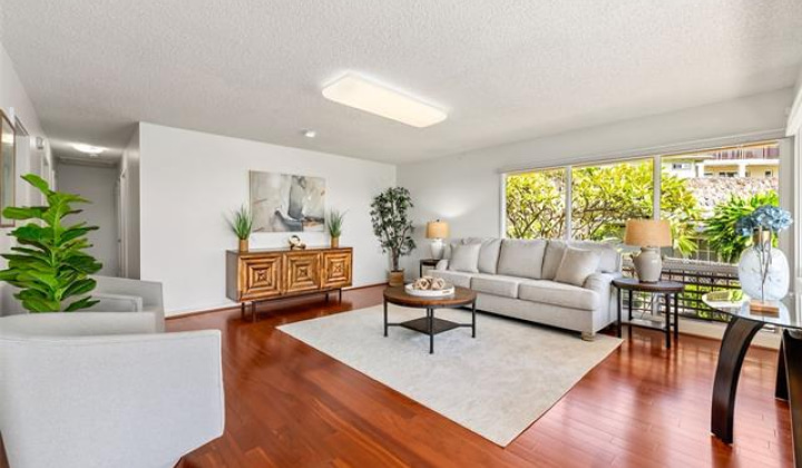 5601 Halepa Place,Honolulu,Hawaii,96821,3 Bedrooms Bedrooms,2 BathroomsBathrooms,Single family,Halepa,18318586