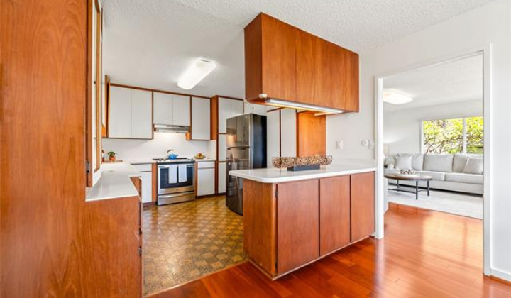 5601 Halepa Place,Honolulu,Hawaii,96821,3 Bedrooms Bedrooms,2 BathroomsBathrooms,Single family,Halepa,18318586