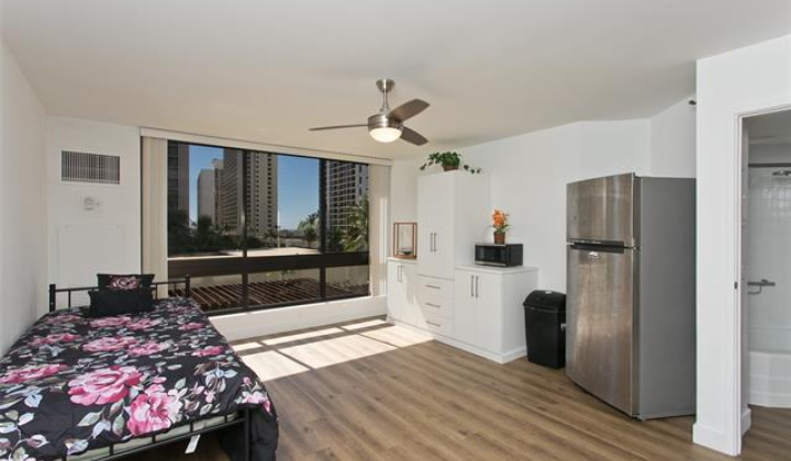 300 Wai Nani Way,Honolulu,Hawaii,96815,1 BathroomBathrooms,Condo/Townhouse,Wai Nani,7,18320369
