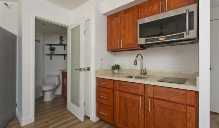 300 Wai Nani Way,Honolulu,Hawaii,96815,1 BathroomBathrooms,Condo/Townhouse,Wai Nani,7,18320369