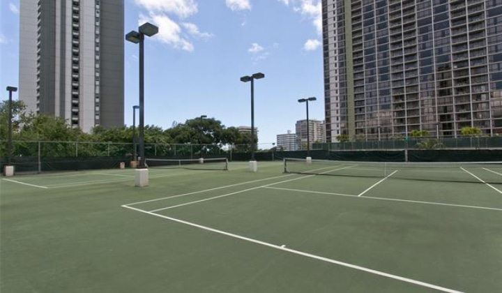 300 Wai Nani Way,Honolulu,Hawaii,96815,1 BathroomBathrooms,Condo/Townhouse,Wai Nani,7,18320369