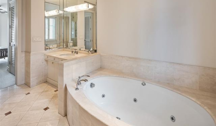 1740 Beretania Street,Honolulu,Hawaii,96826,2 Bedrooms Bedrooms,2 BathroomsBathrooms,Condo/Townhouse,Beretania,4,18320377