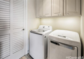 1740 Beretania Street,Honolulu,Hawaii,96826,2 Bedrooms Bedrooms,2 BathroomsBathrooms,Condo/Townhouse,Beretania,4,18320377