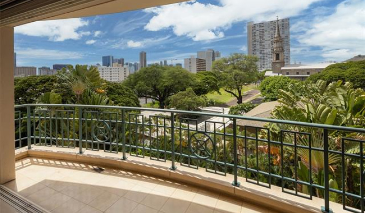 1740 Beretania Street,Honolulu,Hawaii,96826,2 Bedrooms Bedrooms,2 BathroomsBathrooms,Condo/Townhouse,Beretania,4,18320377