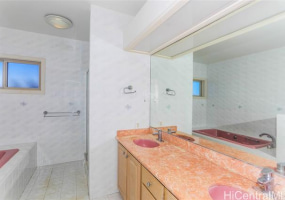 736 Ulili Street,Honolulu,Hawaii,96816,6 Bedrooms Bedrooms,6 BathroomsBathrooms,Single family,Ulili,18772894