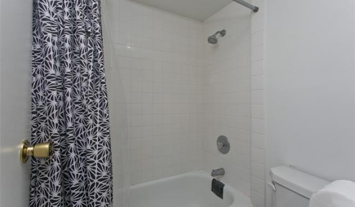 1920 Ala Moana Boulevard,Honolulu,Hawaii,96815,1 バスルームバスルーム,コンド / タウンハウス,Ala Moana,6,18320709