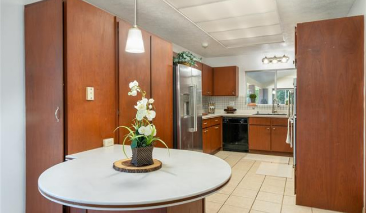1559 Ala Napunani Street,Honolulu,Hawaii,96818,4 Bedrooms Bedrooms,2 BathroomsBathrooms,Single family,Ala Napunani,18321637