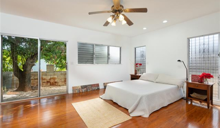 1559 Ala Napunani Street,Honolulu,Hawaii,96818,4 Bedrooms Bedrooms,2 BathroomsBathrooms,Single family,Ala Napunani,18321637