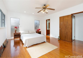 1559 Ala Napunani Street,Honolulu,Hawaii,96818,4 Bedrooms Bedrooms,2 BathroomsBathrooms,Single family,Ala Napunani,18321637