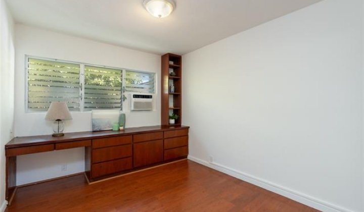 1559 Ala Napunani Street,Honolulu,Hawaii,96818,4 Bedrooms Bedrooms,2 BathroomsBathrooms,Single family,Ala Napunani,18321637