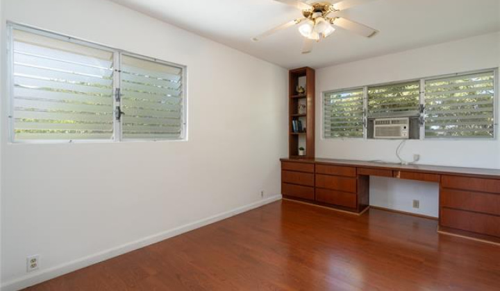 1559 Ala Napunani Street,Honolulu,Hawaii,96818,4 Bedrooms Bedrooms,2 BathroomsBathrooms,Single family,Ala Napunani,18321637