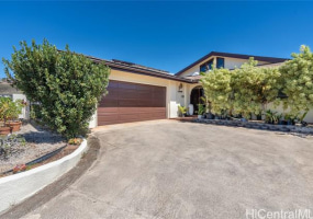 1559 Ala Napunani Street,Honolulu,Hawaii,96818,4 Bedrooms Bedrooms,2 BathroomsBathrooms,Single family,Ala Napunani,18321637