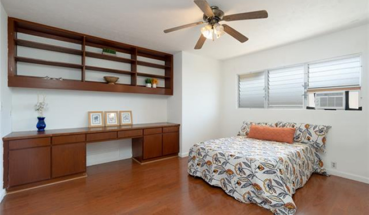 1559 Ala Napunani Street,Honolulu,Hawaii,96818,4 Bedrooms Bedrooms,2 BathroomsBathrooms,Single family,Ala Napunani,18321637