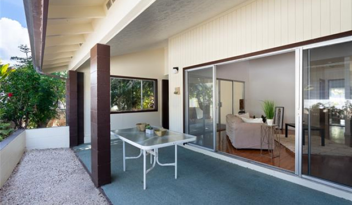1559 Ala Napunani Street,Honolulu,Hawaii,96818,4 Bedrooms Bedrooms,2 BathroomsBathrooms,Single family,Ala Napunani,18321637
