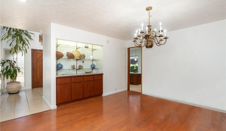 1559 Ala Napunani Street,Honolulu,Hawaii,96818,4 Bedrooms Bedrooms,2 BathroomsBathrooms,Single family,Ala Napunani,18321637