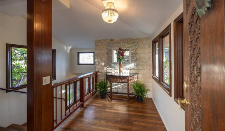 4240 Kaikoo Place,Honolulu,Hawaii,96816,5 ベッドルーム ベッドルーム,4 バスルームバスルーム,一戸建て,Kaikoo,18323294