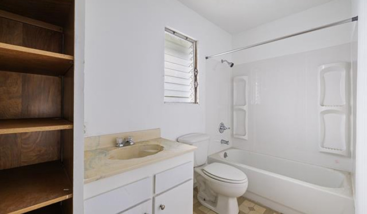 1033 16th Avenue,Honolulu,Hawaii,96816,4 Bedrooms Bedrooms,3 BathroomsBathrooms,Single family,16th,18324029
