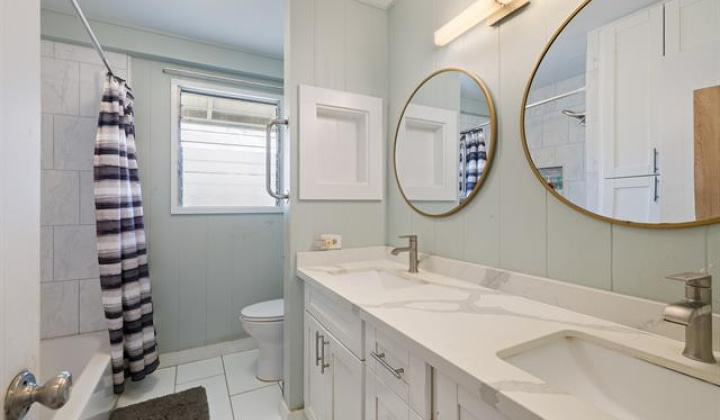 1033 16th Avenue,Honolulu,Hawaii,96816,4 Bedrooms Bedrooms,3 BathroomsBathrooms,Single family,16th,18324029