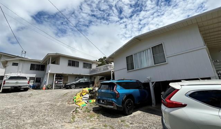 2470 School Street,Honolulu,Hawaii,96819,13 Bedrooms Bedrooms,9 BathroomsBathrooms,Single family,School,18324245