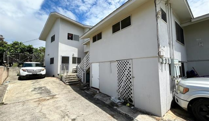 2470 School Street,Honolulu,Hawaii,96819,13 Bedrooms Bedrooms,9 BathroomsBathrooms,Single family,School,18324245