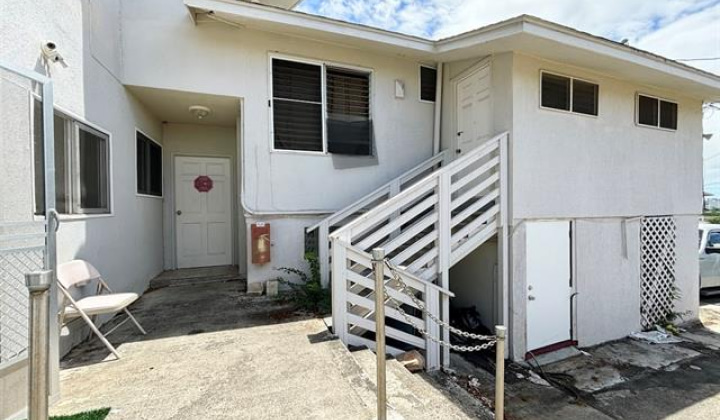 2470 School Street,Honolulu,Hawaii,96819,13 Bedrooms Bedrooms,9 BathroomsBathrooms,Single family,School,18324245