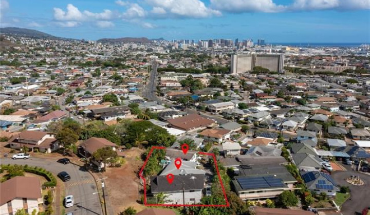 2470 School Street,Honolulu,Hawaii,96819,13 Bedrooms Bedrooms,9 BathroomsBathrooms,Single family,School,18324245