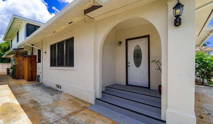 3666 Keanu Street,Honolulu,Hawaii,96816,8 ベッドルーム ベッドルーム,6 バスルームバスルーム,一戸建て,Keanu,18776137