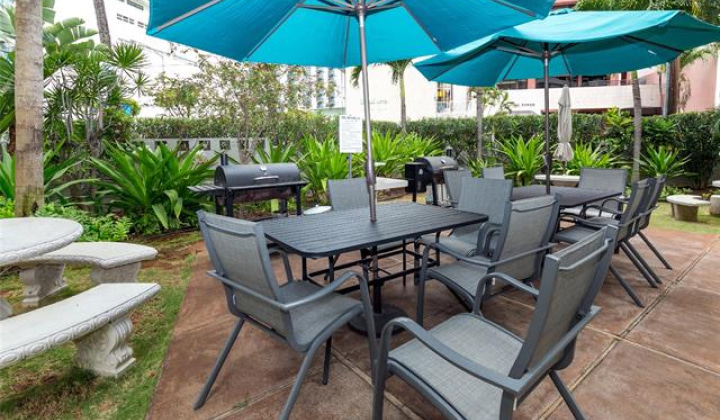 425 Ena Road,Honolulu,Hawaii,96815,2 Bedrooms Bedrooms,1 BathroomBathrooms,Condo/Townhouse,Ena,9,18325310