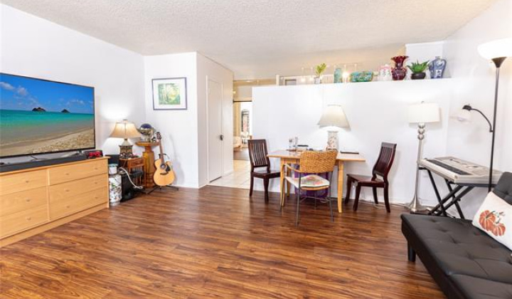 425 Ena Road,Honolulu,Hawaii,96815,2 Bedrooms Bedrooms,1 BathroomBathrooms,Condo/Townhouse,Ena,9,18325310