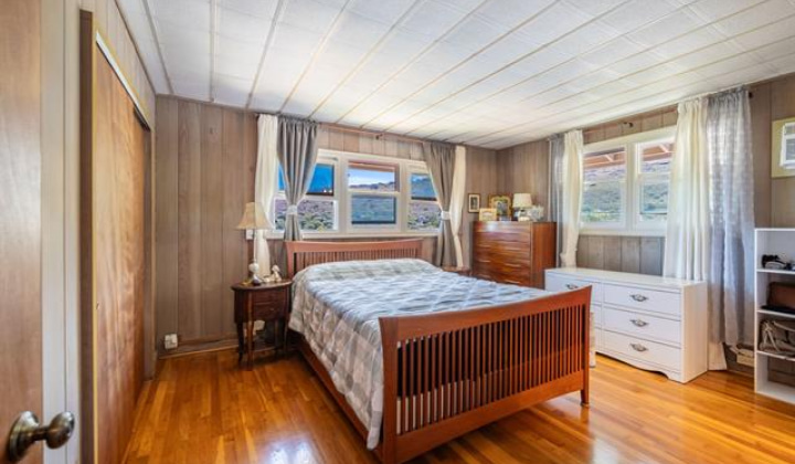 509 Lawelawe Street,Honolulu,Hawaii,96821,4 ベッドルーム ベッドルーム,2 バスルームバスルーム,一戸建て,Lawelawe,18777725