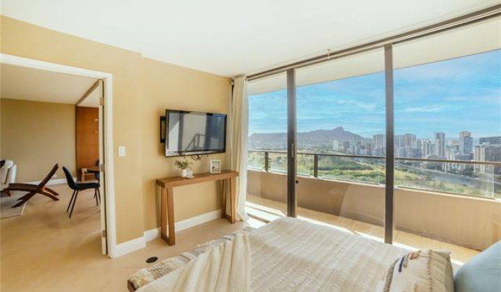 583 Kamoku Street,Honolulu,Hawaii,96826,3 Bedrooms Bedrooms,2 BathroomsBathrooms,Condo/Townhouse,Kamoku,37,18325743