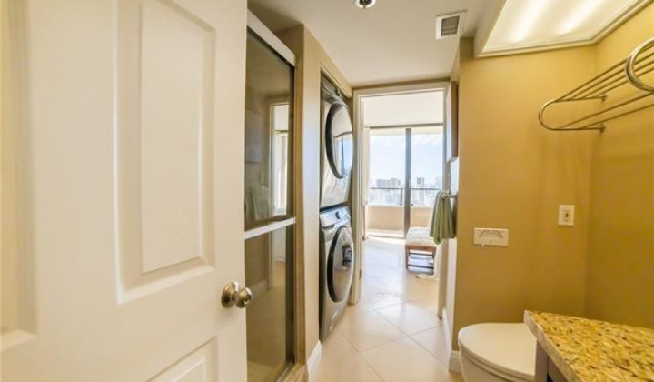 583 Kamoku Street,Honolulu,Hawaii,96826,3 Bedrooms Bedrooms,2 BathroomsBathrooms,Condo/Townhouse,Kamoku,37,18325743