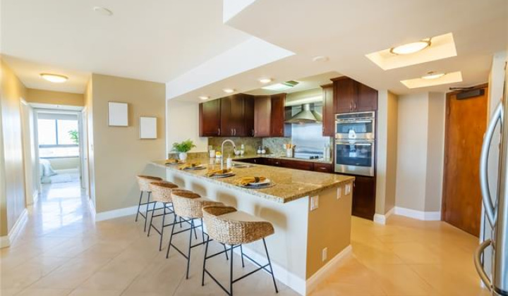583 Kamoku Street,Honolulu,Hawaii,96826,3 Bedrooms Bedrooms,2 BathroomsBathrooms,Condo/Townhouse,Kamoku,37,18325743