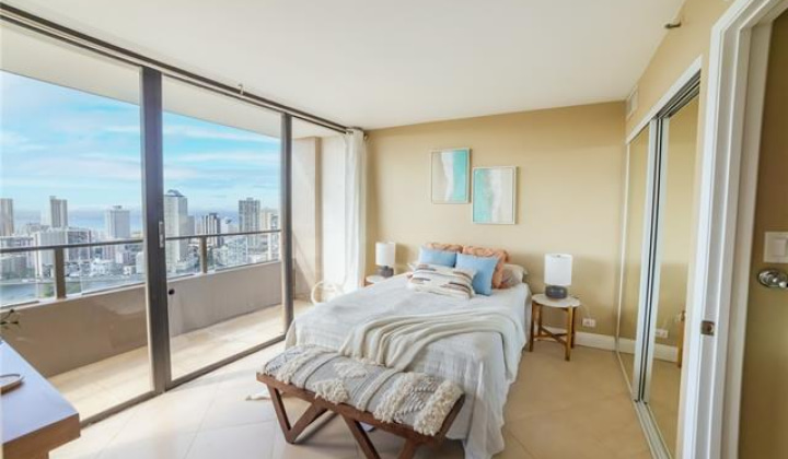 583 Kamoku Street,Honolulu,Hawaii,96826,3 Bedrooms Bedrooms,2 BathroomsBathrooms,Condo/Townhouse,Kamoku,37,18325743