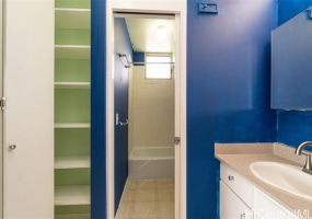 909 Ala Nanala Street,Honolulu,Hawaii,96818,1 Bedroom Bedrooms,1 BathroomBathrooms,Condo/Townhouse,Ala Nanala,18,18328344