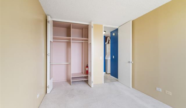 909 Ala Nanala Street,Honolulu,Hawaii,96818,1 Bedroom Bedrooms,1 BathroomBathrooms,Condo/Townhouse,Ala Nanala,18,18328344
