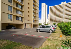 909 Ala Nanala Street,Honolulu,Hawaii,96818,1 Bedroom Bedrooms,1 BathroomBathrooms,Condo/Townhouse,Ala Nanala,18,18328344