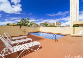 909 Ala Nanala Street,Honolulu,Hawaii,96818,1 Bedroom Bedrooms,1 BathroomBathrooms,Condo/Townhouse,Ala Nanala,18,18328344