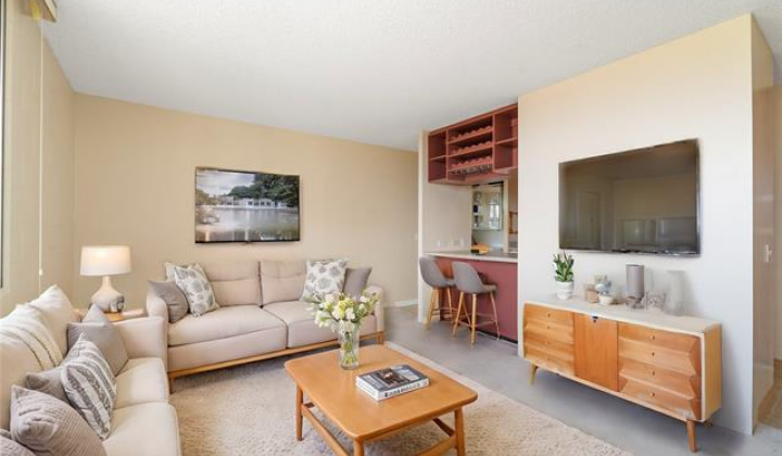 909 Ala Nanala Street,Honolulu,Hawaii,96818,1 Bedroom Bedrooms,1 BathroomBathrooms,Condo/Townhouse,Ala Nanala,18,18328344